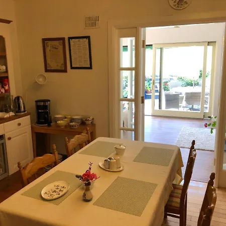 Dunaree לינה וארוחת בוקר 4*